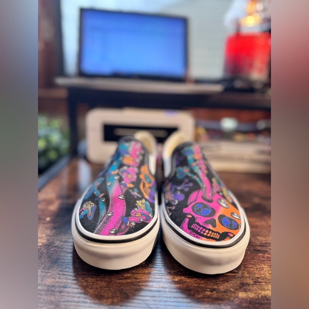 NWOB Vans Classic Slip-On Grateful Dead Style Mushroom Skull Sneakers Size 9.5 - Picture 10 of 10